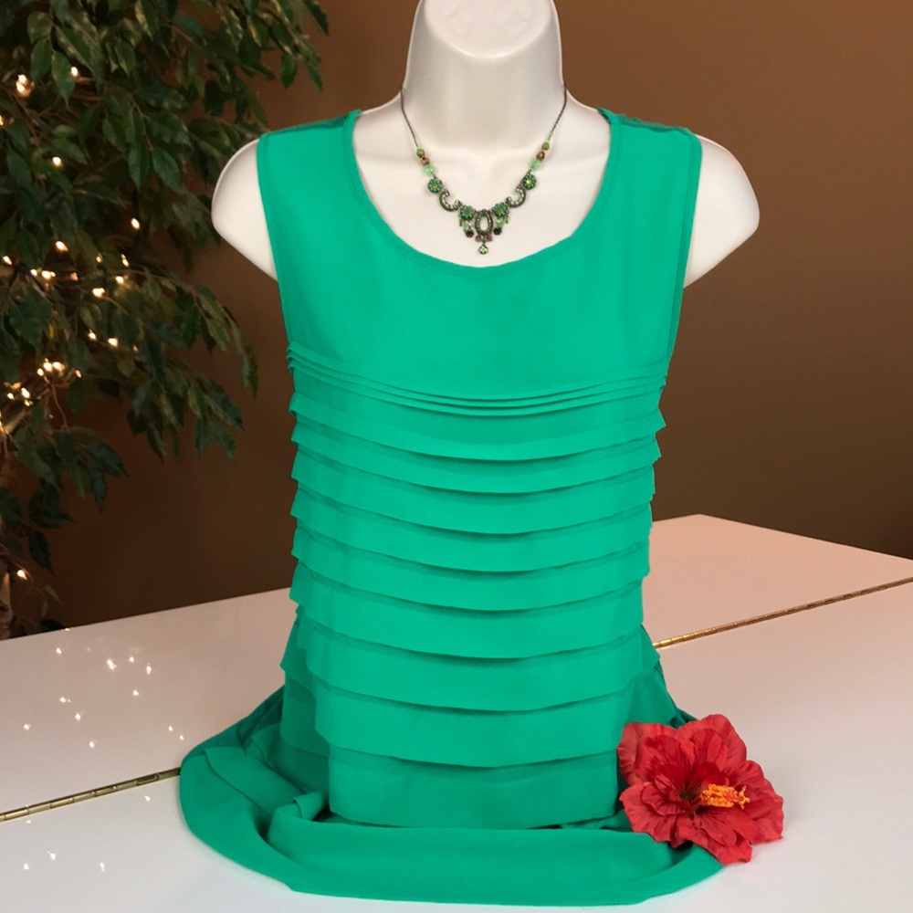 💐DANA BUCHMAN GREEN LAYERED TOP SIZE XL💐